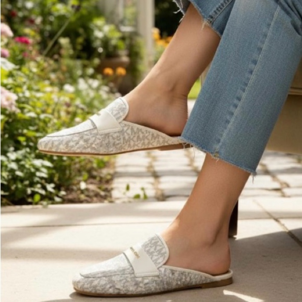 MICHAEL Michael Kors Logo Mule (NWOT)